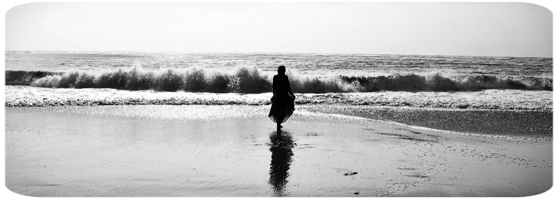 Wunderschöne Frau am Strand